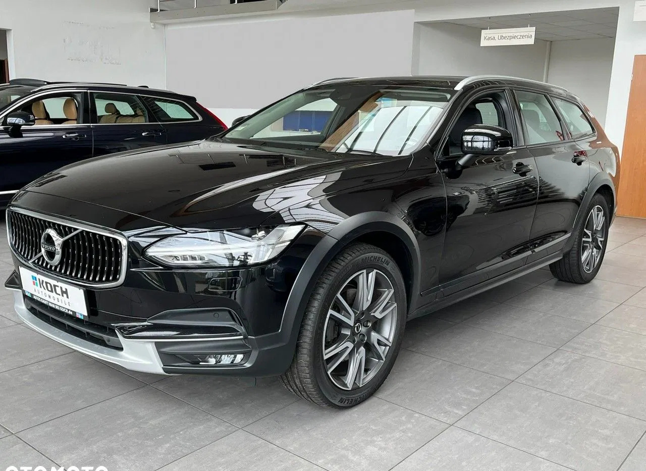 Volvo V90 Cross Country cena 159500 przebieg: 83000, rok produkcji 2019 z Krzyż Wielkopolski małe 67